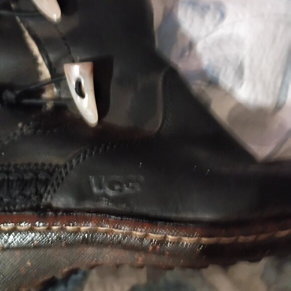 Ugg weather proof size 6 ugg boots - Picture 4 of 4